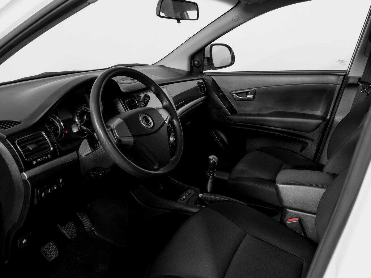 Сан-Ён Актион б/у, 2013, Механическая. Фото: #14