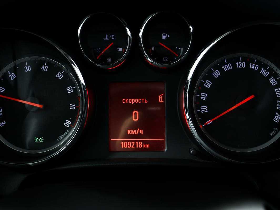 Опель Астра б/у, 2012, Механическая. Фото: #9