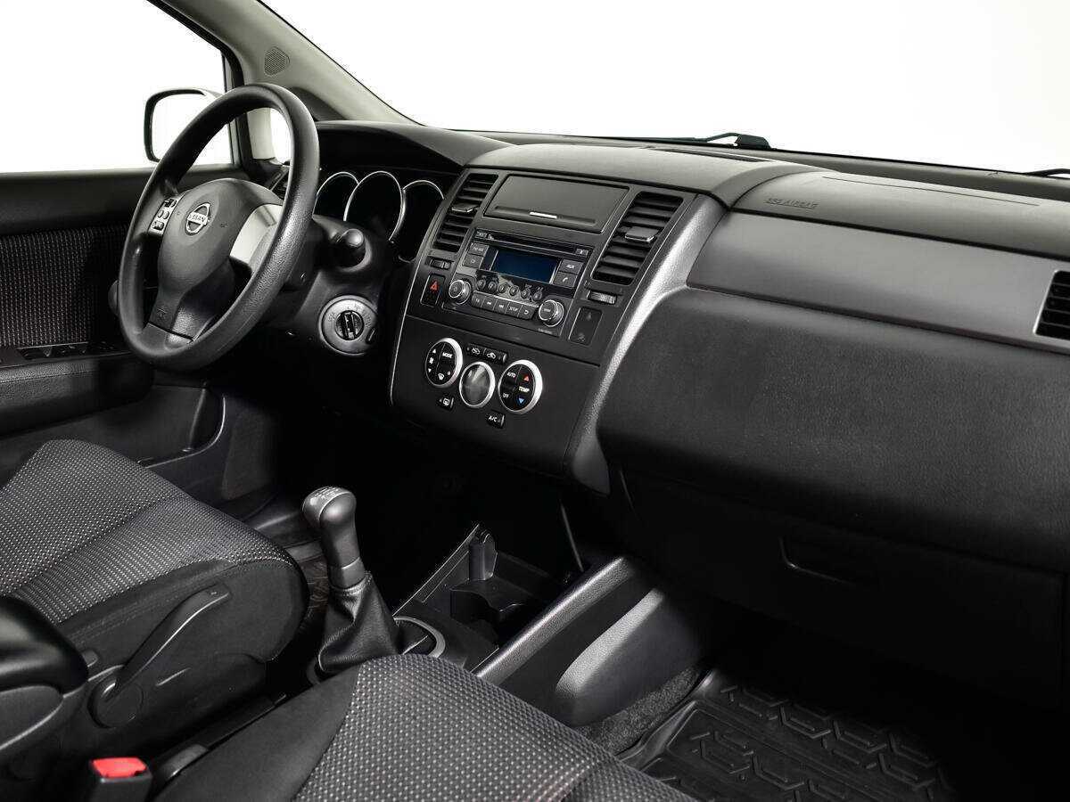 Ниссан Тиида б/у, 2013, Механическая. Фото: #8