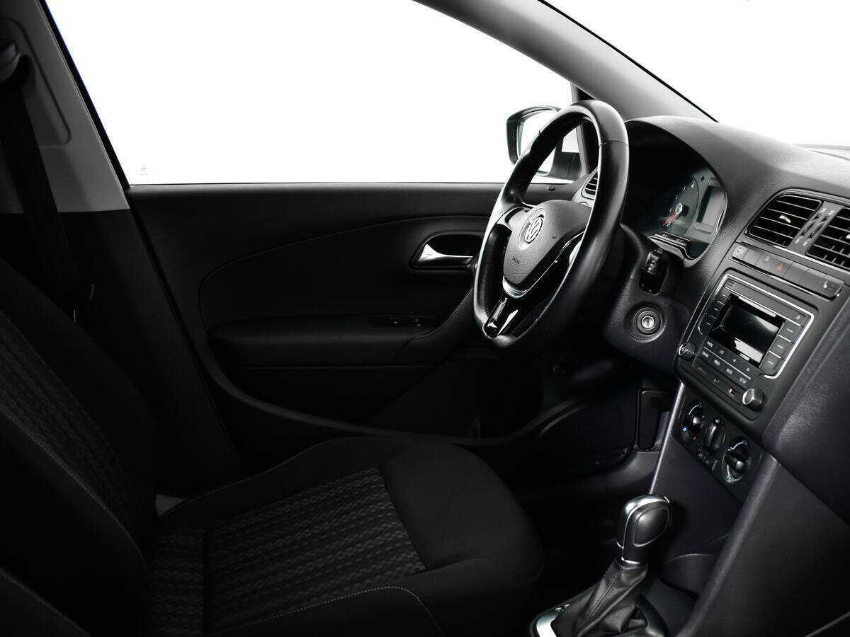 Фольксваген Поло б/у, 2015, Автоматическая. Фото: #4