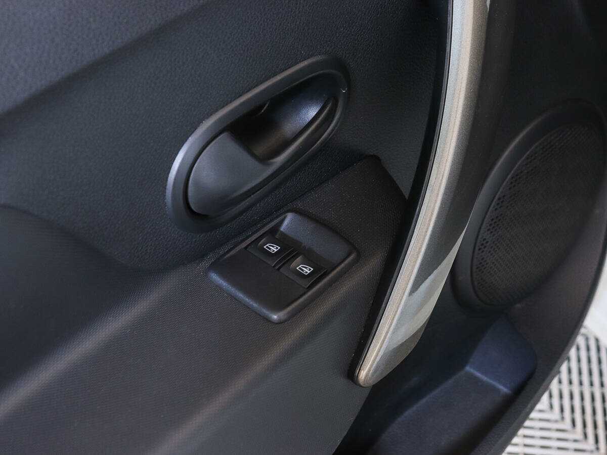 Рено Логан б/у, 2020, Механическая. Фото: #12