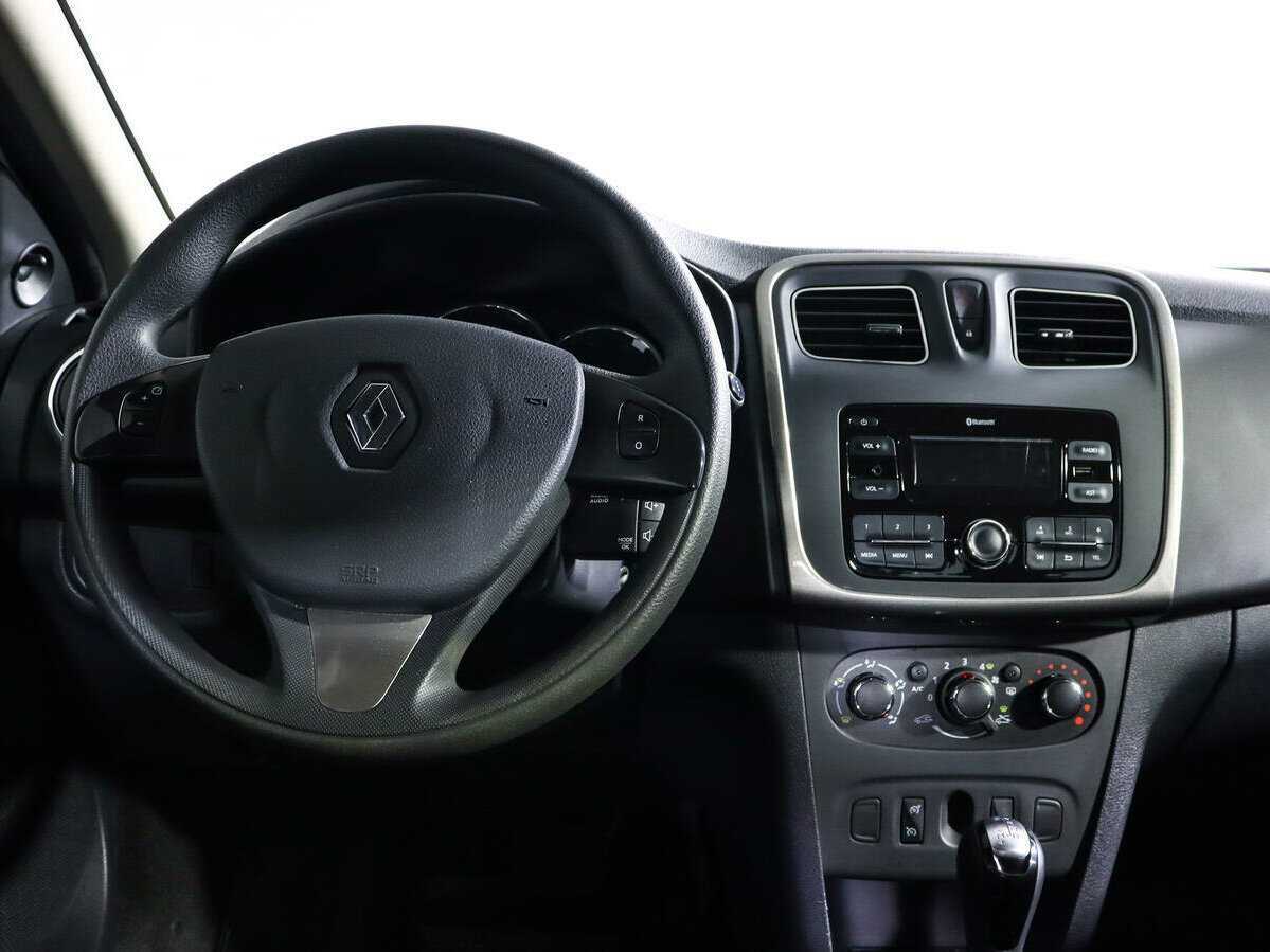 Рено Логан б/у, 2017, Автоматическая. Фото: #11