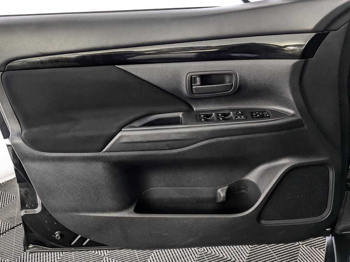 Митсубиши Оутлэндер б/у, 2018, Вариатор. Фото: #14