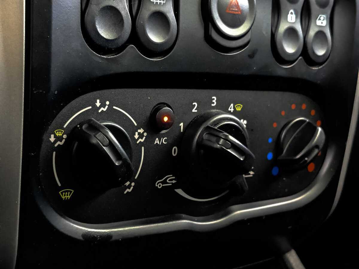 Ниссан Альмера б/у, 2016, Автоматическая. Фото: #16