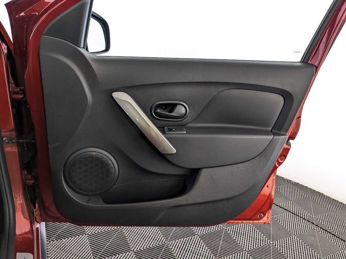 Рено Логан б/у, 2019, Автоматическая. Фото: #19