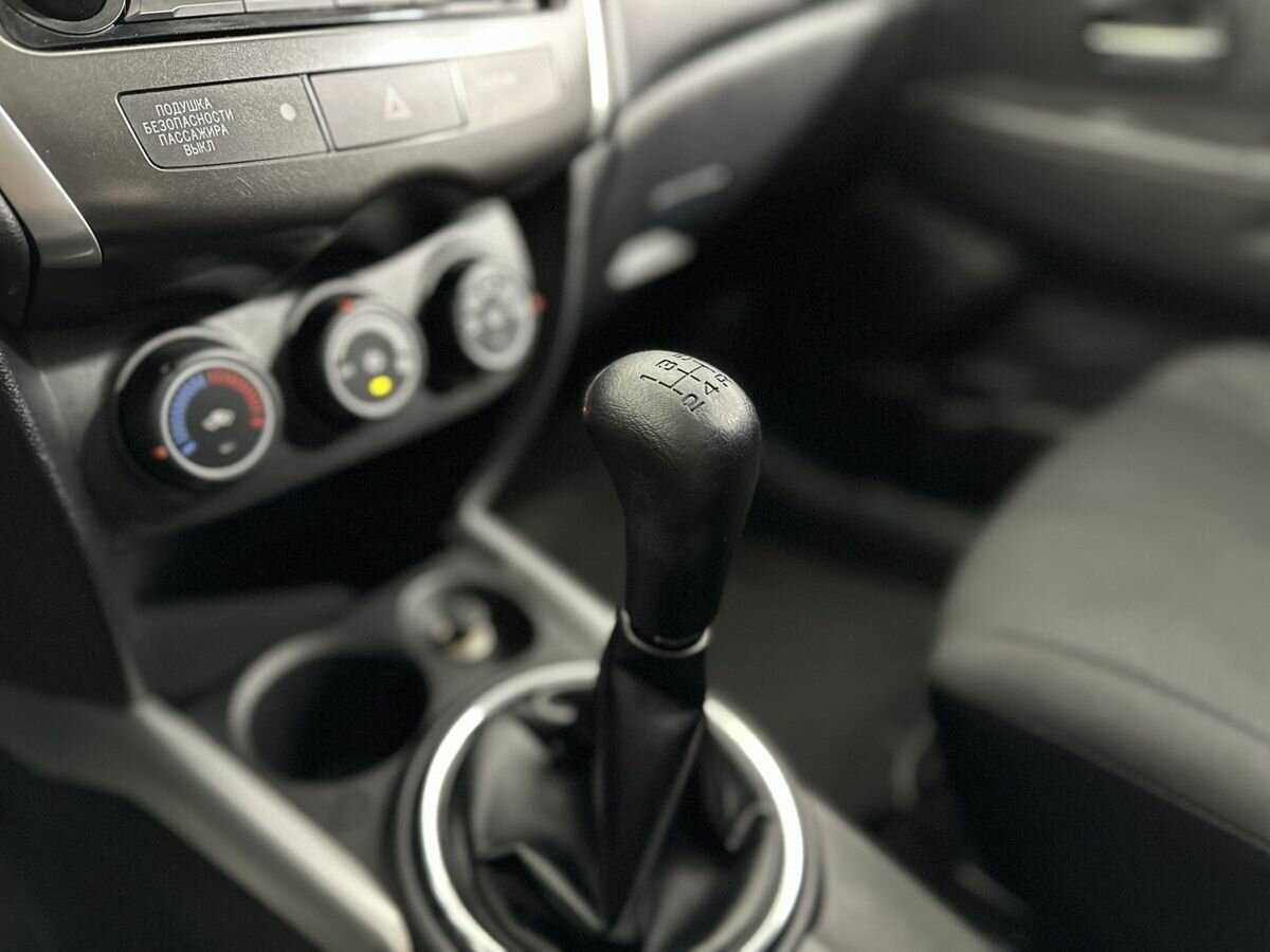 Митсубиши АС-Икс б/у, 2013, Механическая. Фото: #12