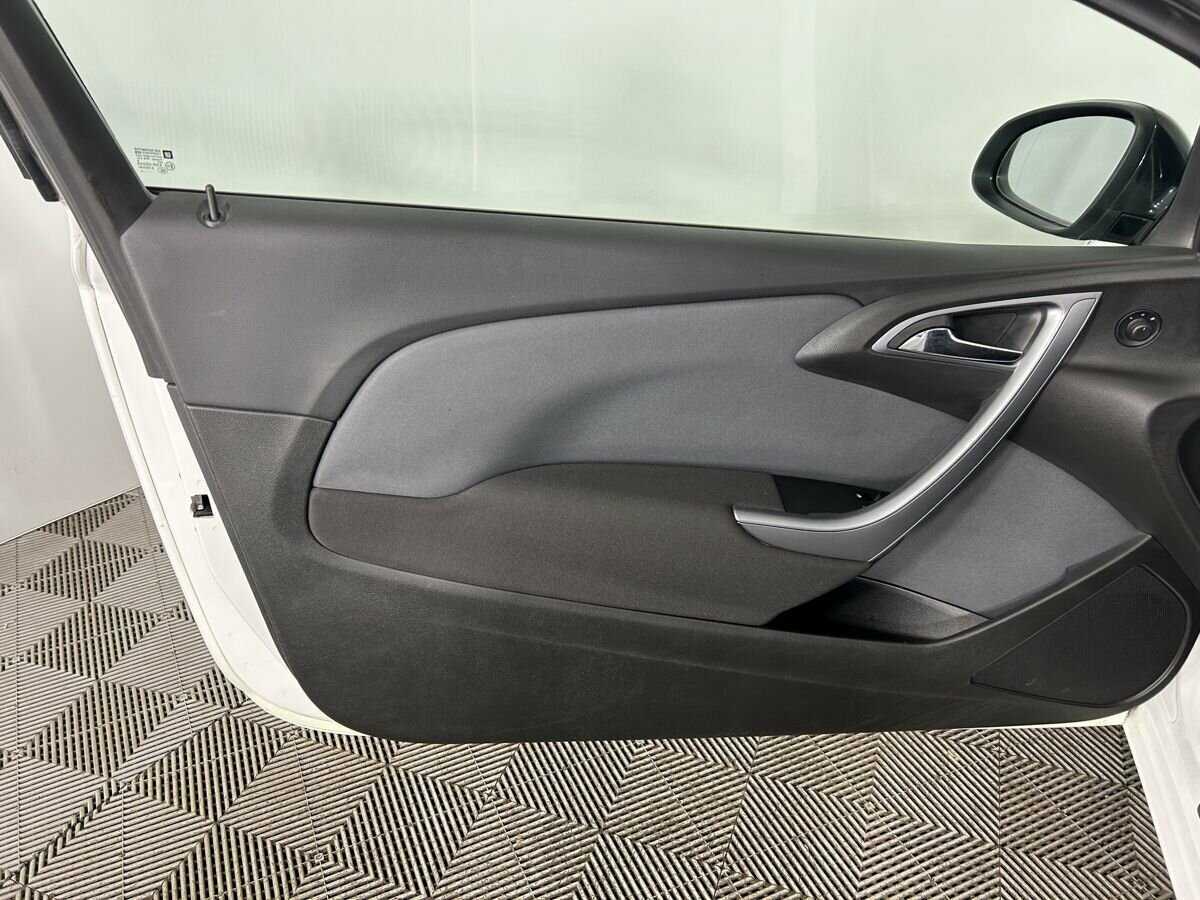 Опель Астра б/у, 2014, Механическая. Фото: #7