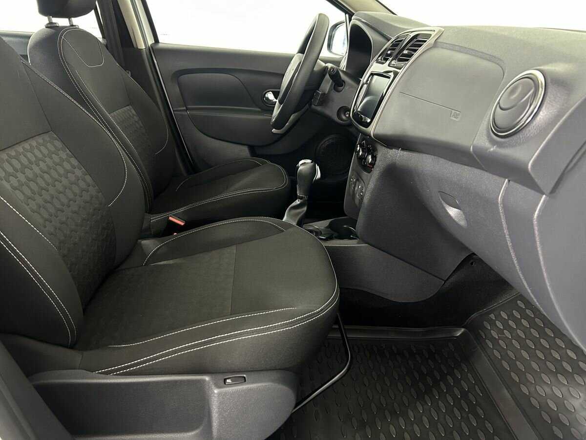 Рено Логан б/у, 2016, Автоматическая. Фото: #13