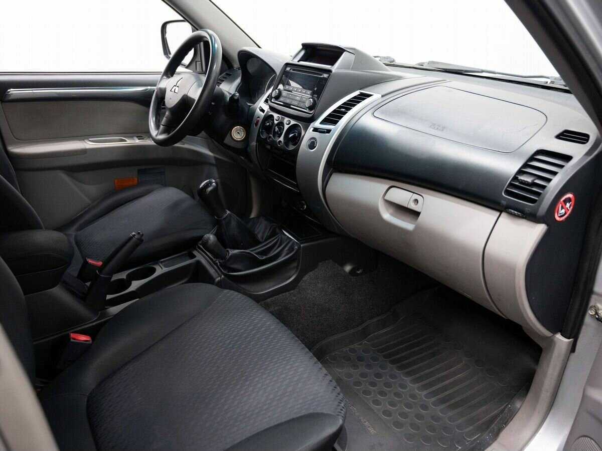 Митсубиши Паджеро Спорт б/у, 2014, Механическая. Фото: #10