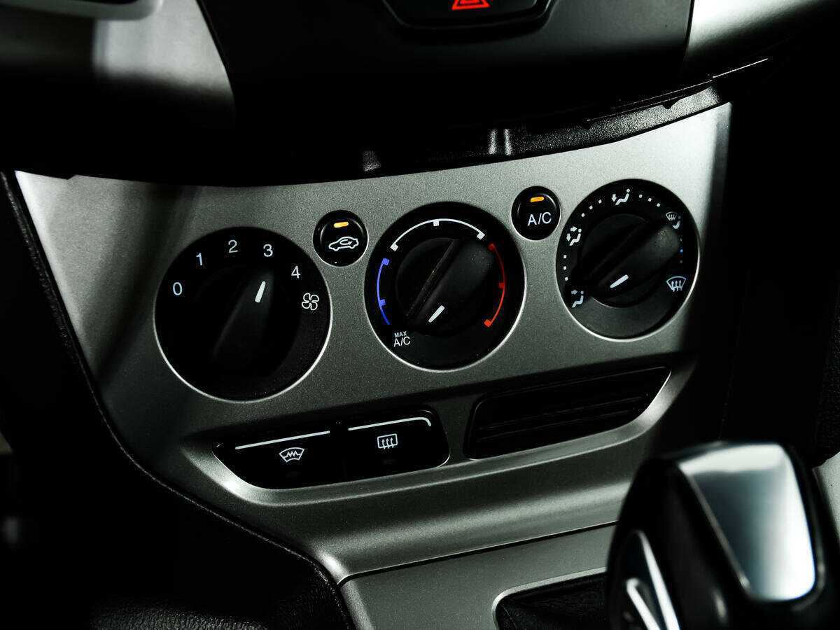 Форд Фокус б/у, 2015, Роботизированная. Фото: #15