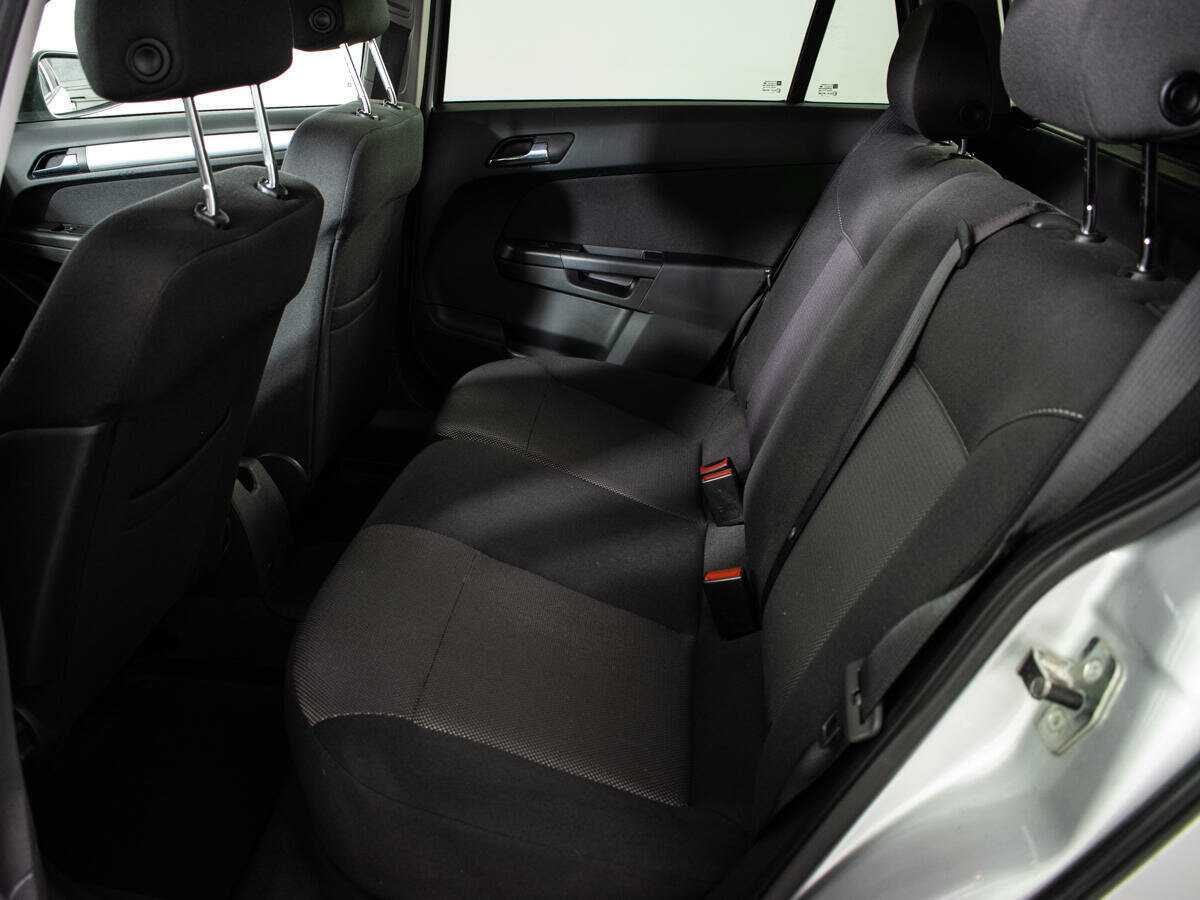 Опель Астра б/у, 2014, Автоматическая. Фото: #9