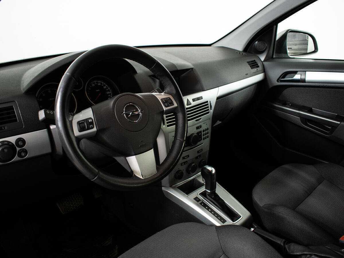 Опель Астра б/у, 2014, Автоматическая. Фото: #12