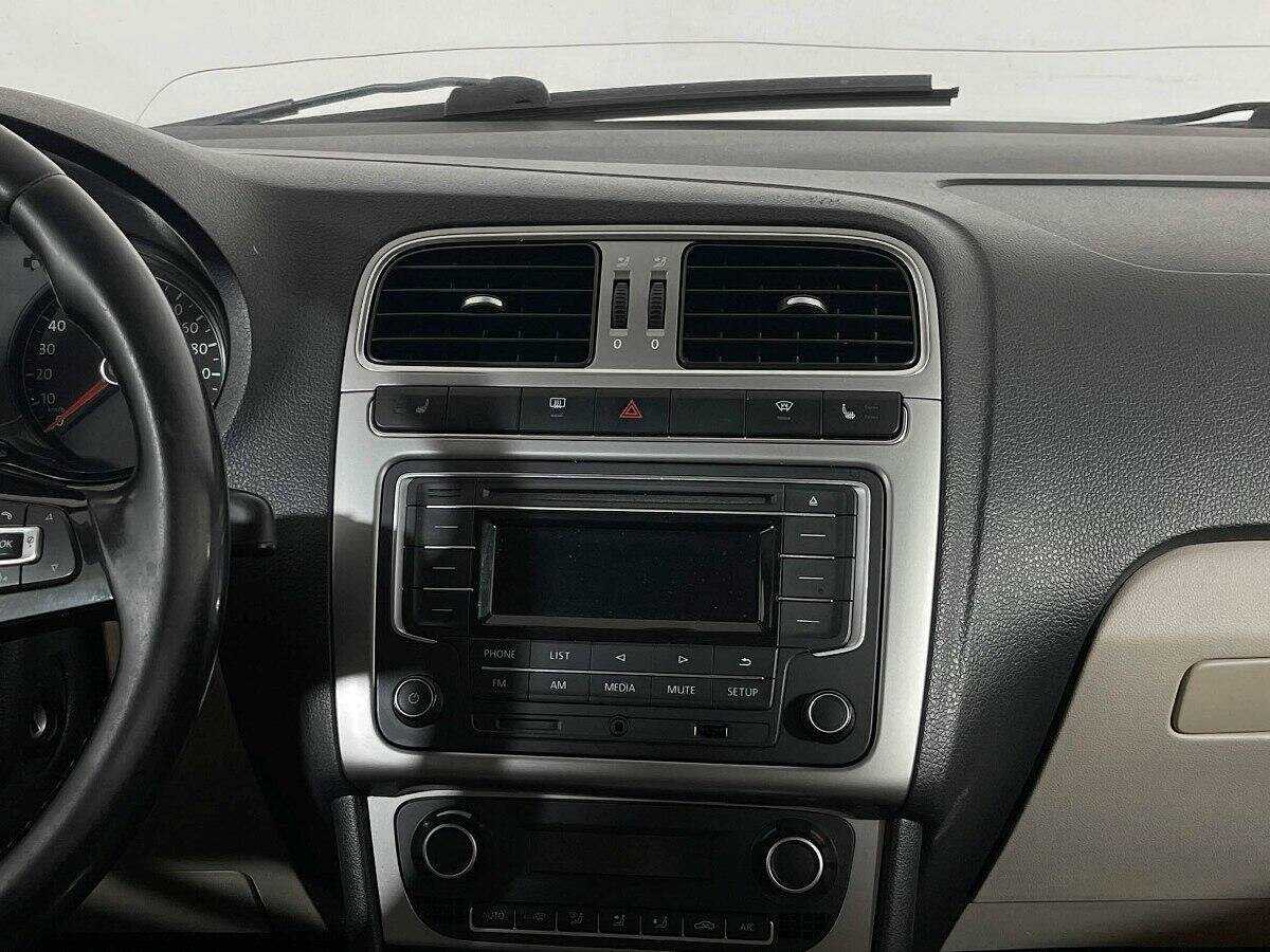 Фольксваген Поло б/у, 2016, Автоматическая. Фото: #11