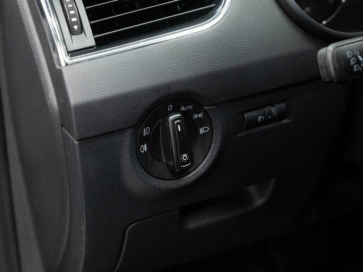 Шкода Октавия б/у, 2015, Роботизированная. Фото: #12