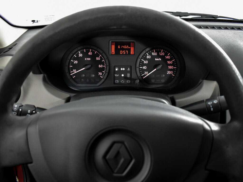 Рено Логан б/у, 2013, Механическая. Фото: #13