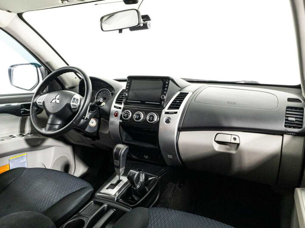 Митсубиши Паджеро Спорт б/у, 2014, Автоматическая. Фото: #8