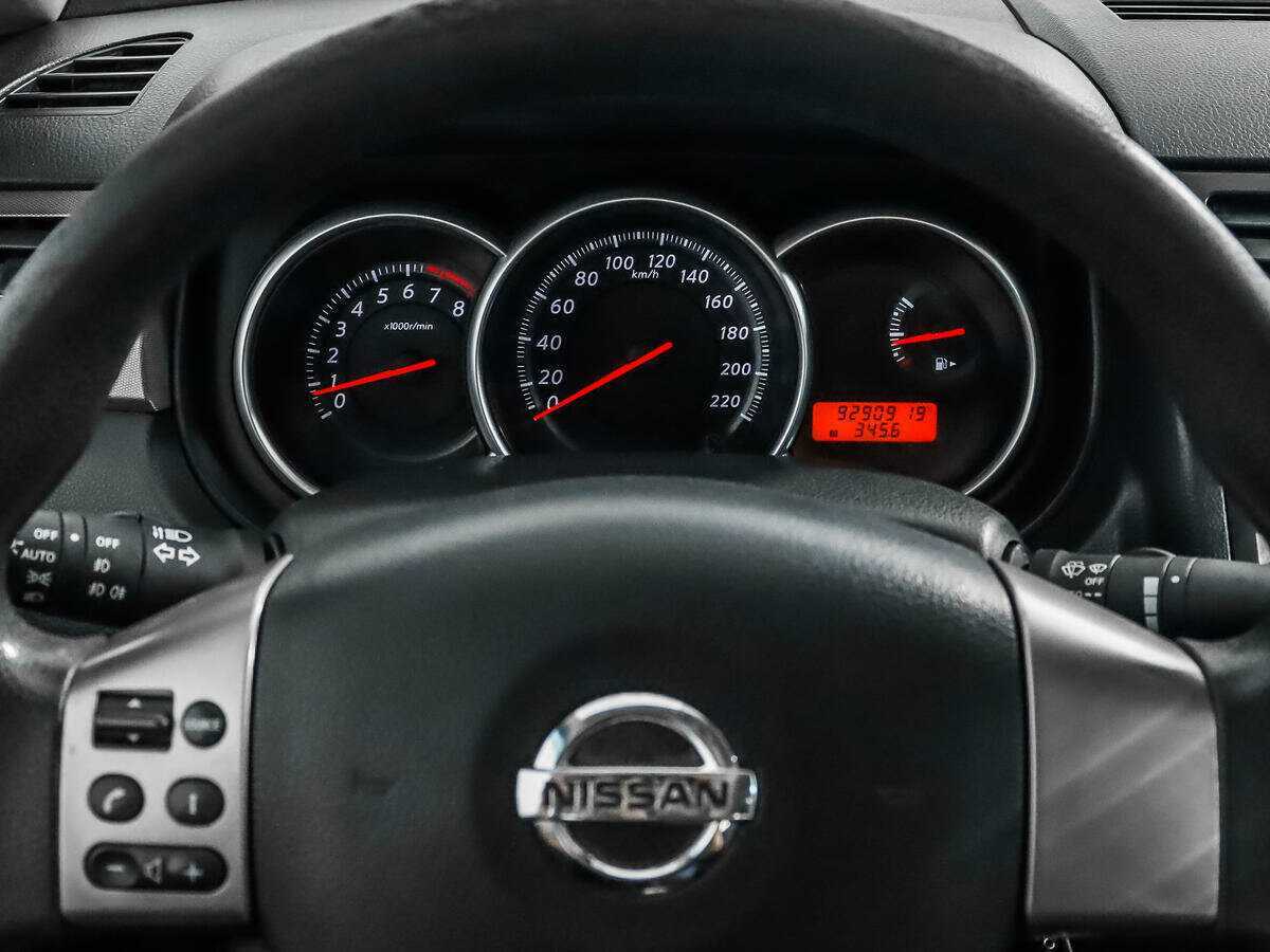 Ниссан Тиида б/у, 2012, Механическая. Фото: #15