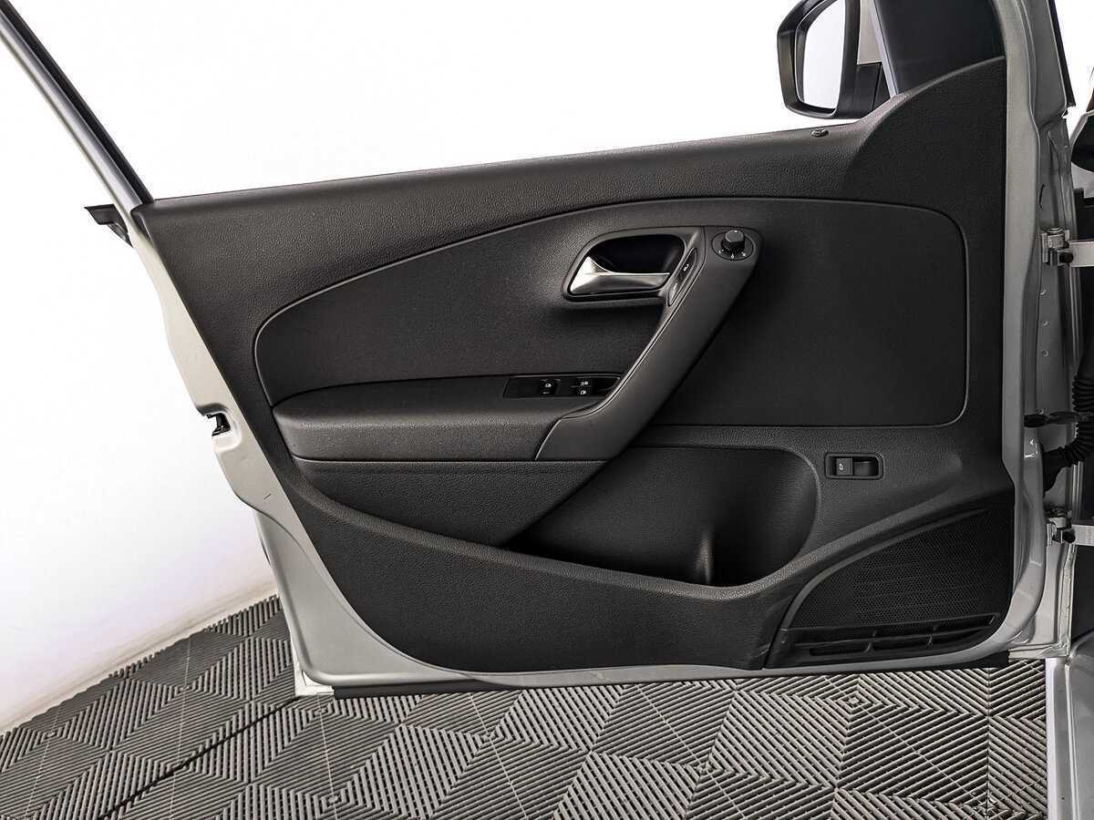 Фольксваген Поло б/у, 2015, Автоматическая. Фото: #18