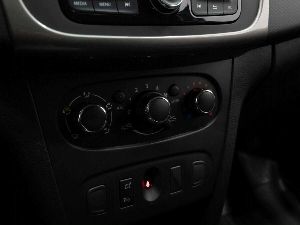 Рено Сандеро б/у, 2020, Механическая. Фото: #18