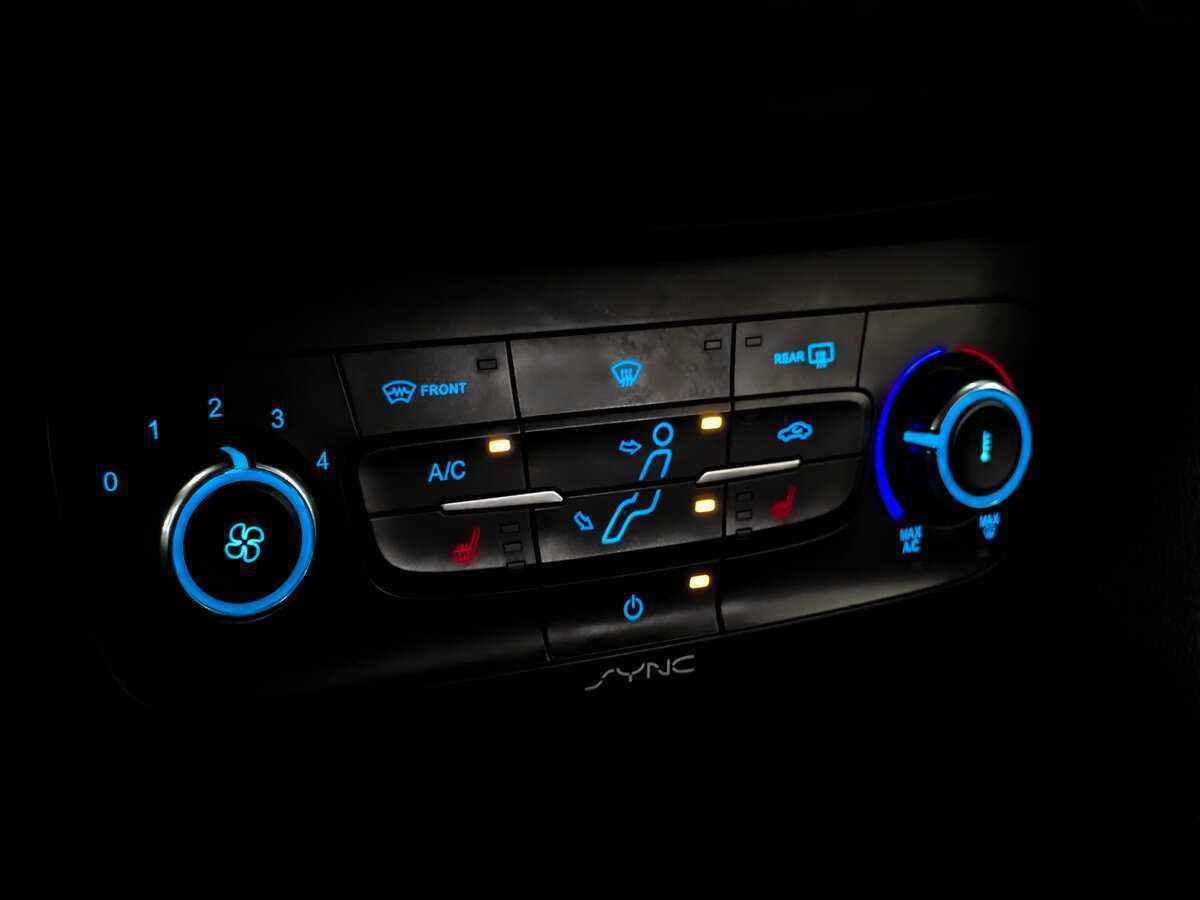 Форд Фокус б/у, 2015, Механическая. Фото: #21