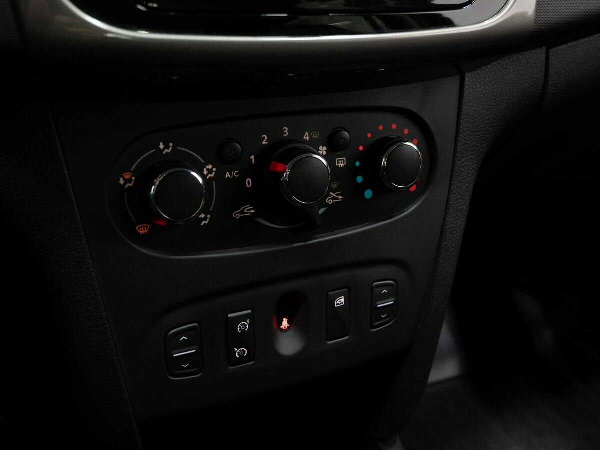 Рено Логан б/у, 2018, Механическая. Фото: #21