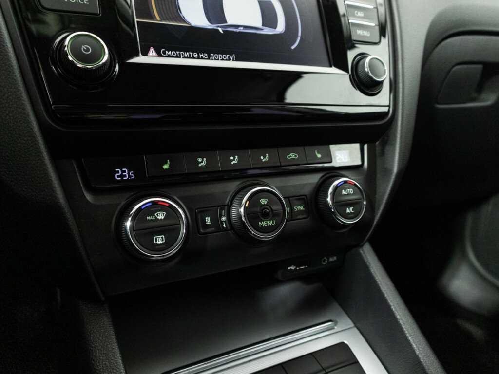Шкода Октавия б/у, 2015, Роботизированная. Фото: #16