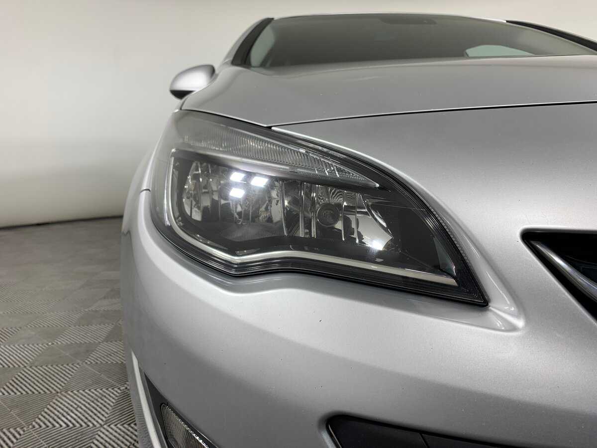 Опель Астра б/у, 2012, Механическая. Фото: #9