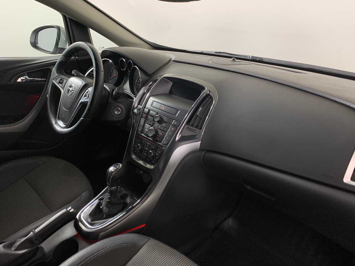 Опель Астра б/у, 2012, Механическая. Фото: #13