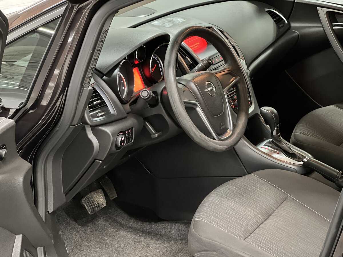 Опель Астра б/у, 2013, Автоматическая. Фото: #15