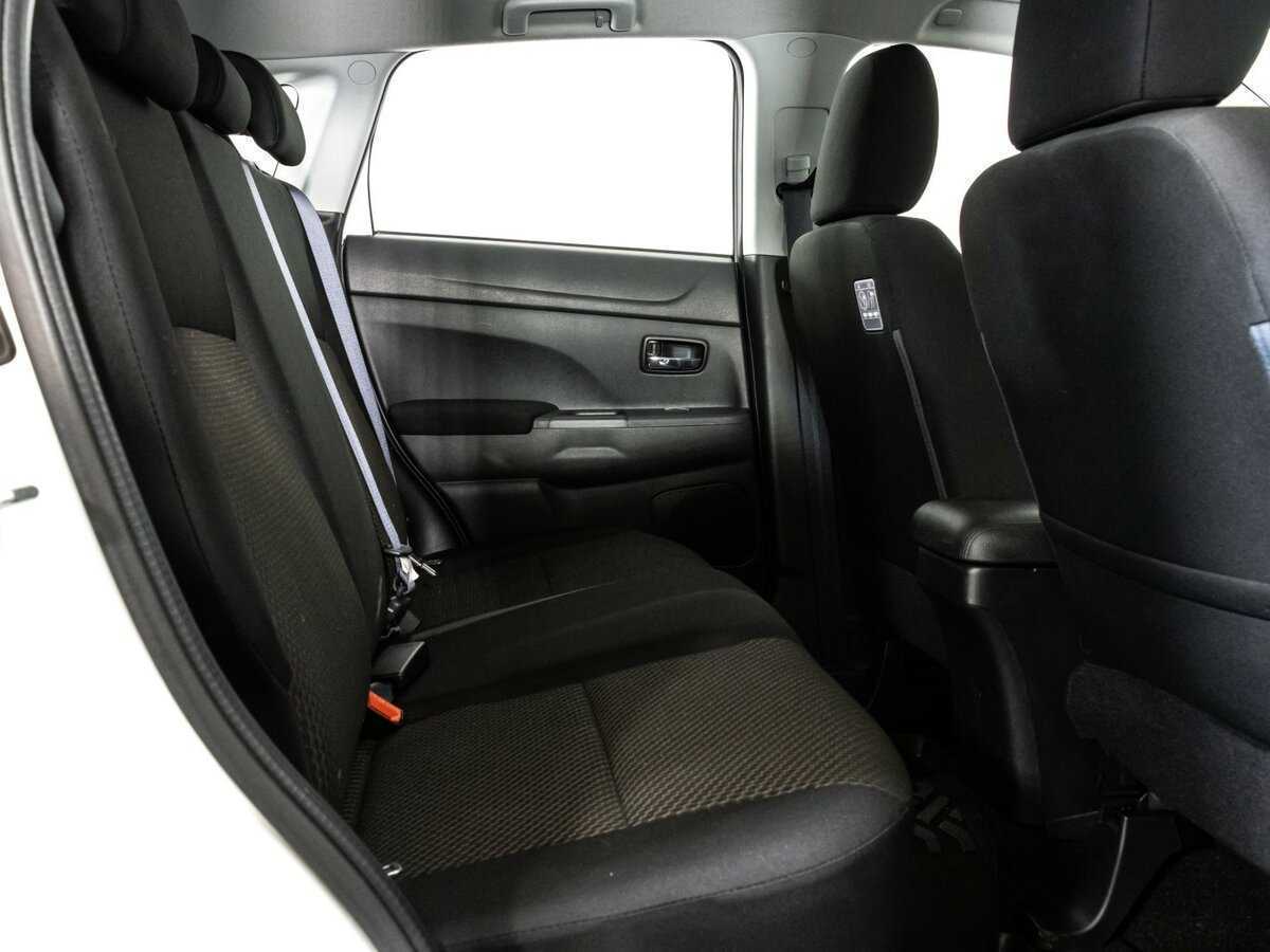 Митсубиши АС-Икс б/у, 2017, Механическая. Фото: #11