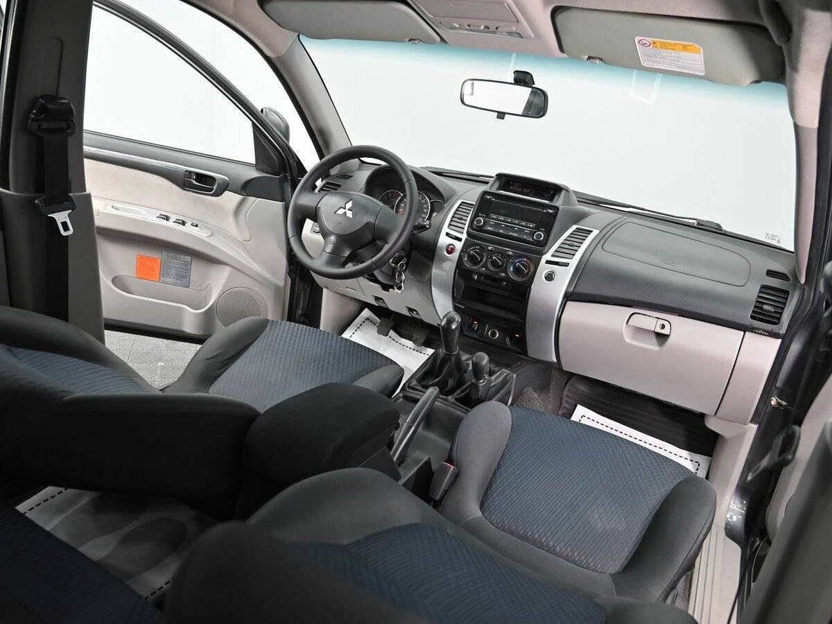 Митсубиши Паджеро Спорт б/у, 2014, Механическая. Фото: #12