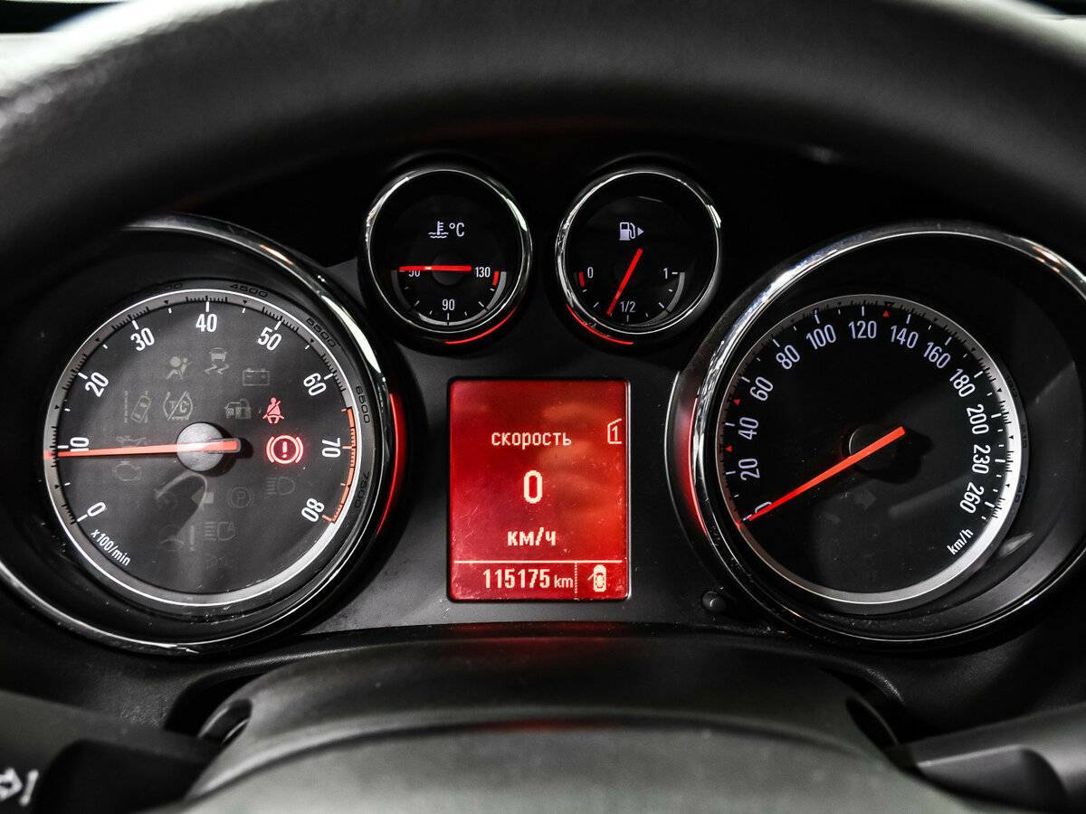 Опель Астра б/у, 2013, Механическая. Фото: #9