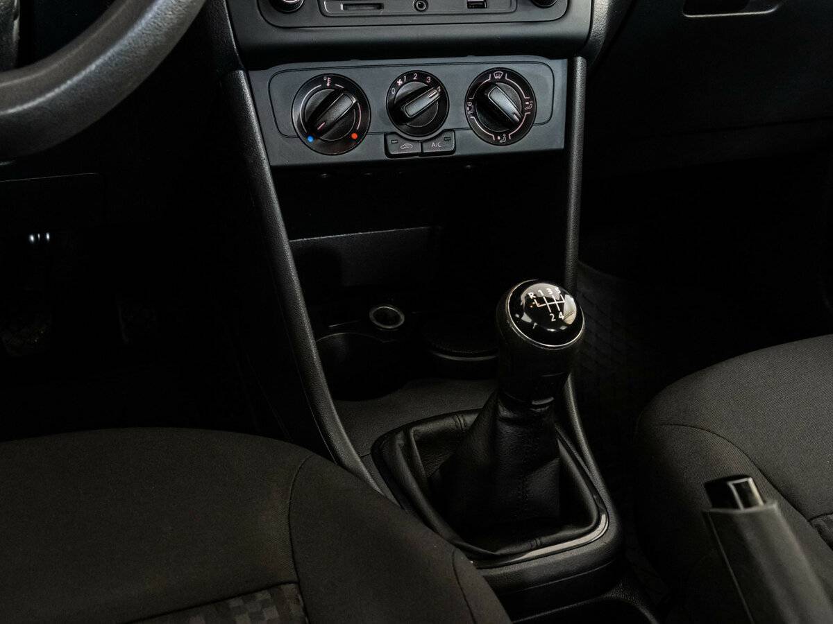 Фольксваген Поло б/у, 2017, Механическая. Фото: #11