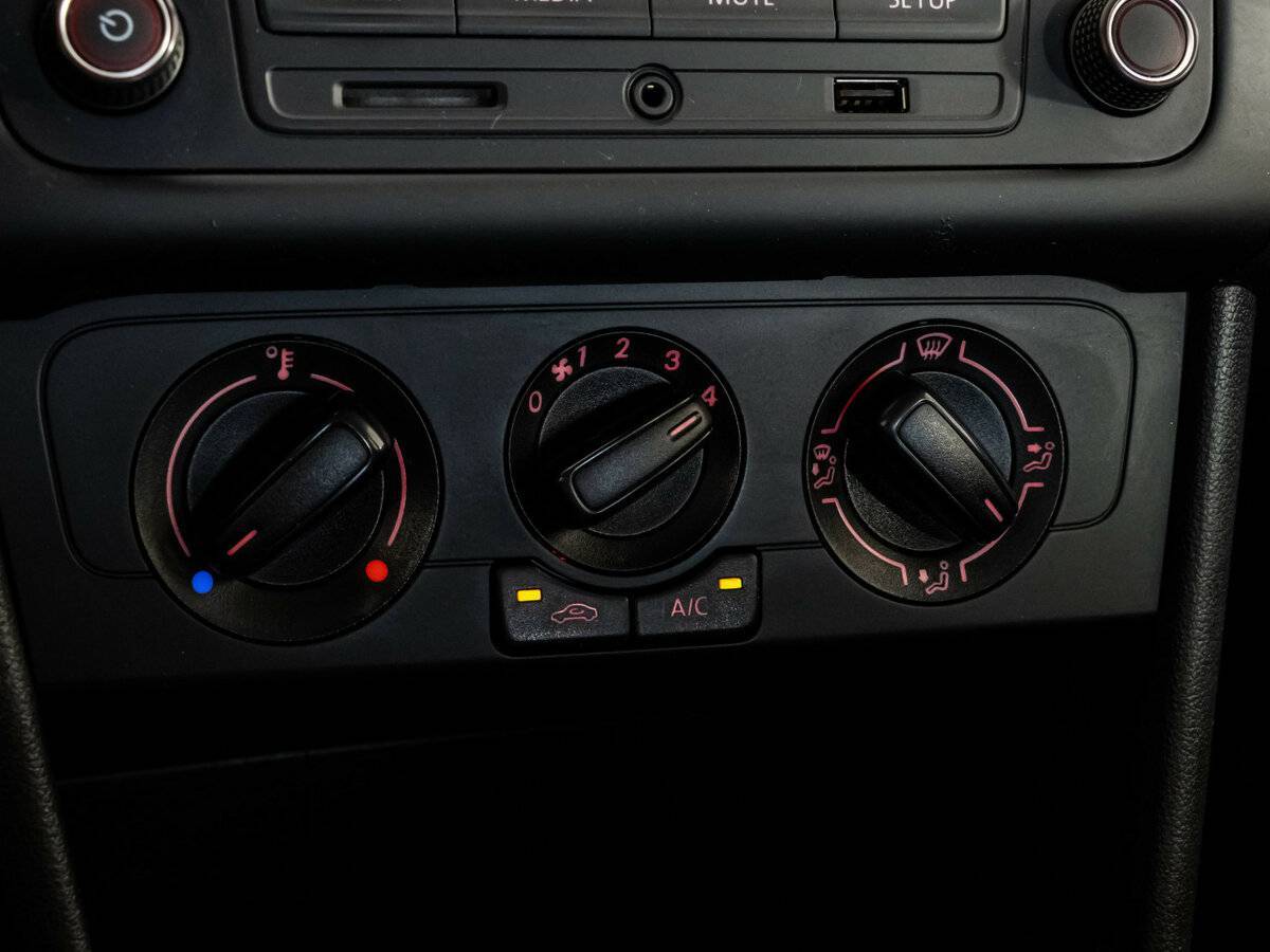 Фольксваген Поло б/у, 2017, Механическая. Фото: #12