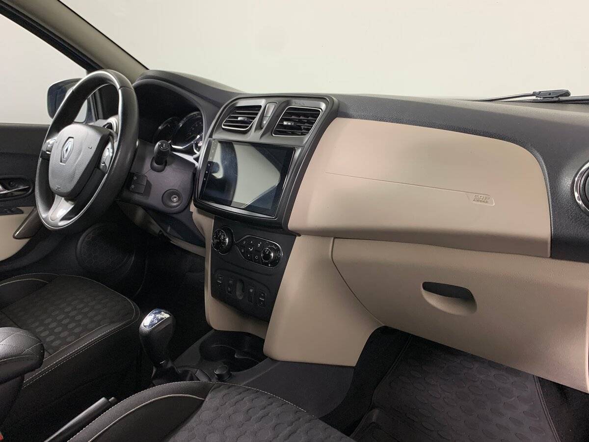 Рено Логан б/у, 2015, Роботизированная. Фото: #12