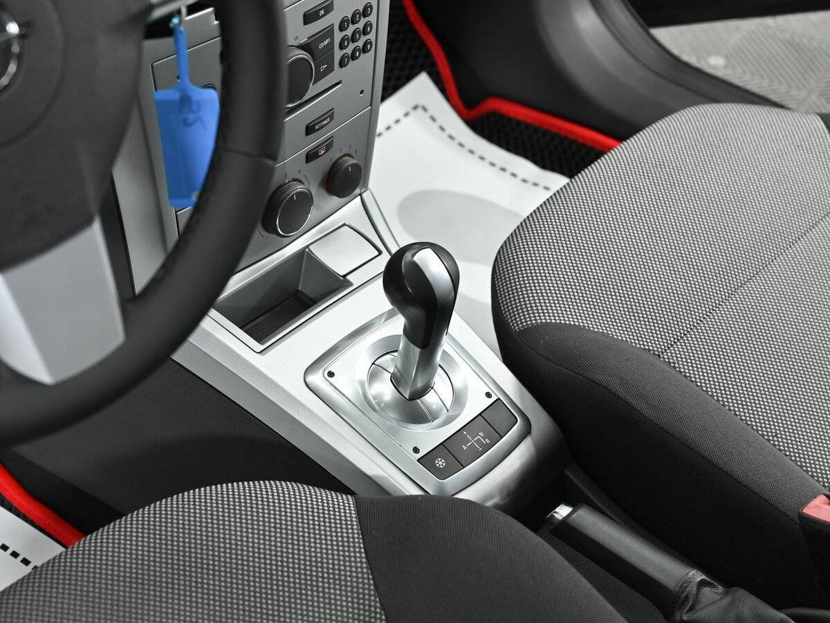 Опель Астра б/у, 2012, Роботизированная. Фото: #9