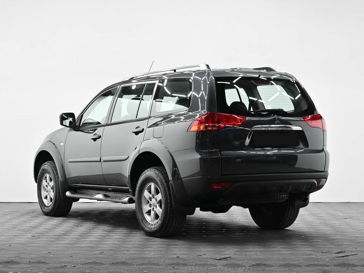 Митсубиши Паджеро Спорт б/у, 2012, Механическая. Фото: #2