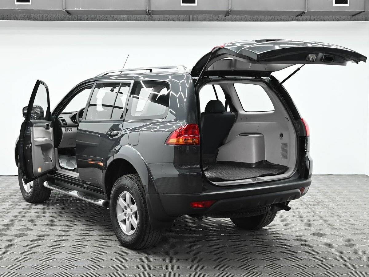 Митсубиши Паджеро Спорт б/у, 2012, Механическая. Фото: #4