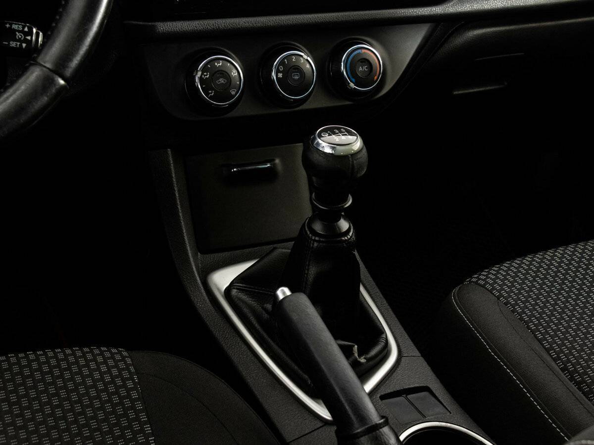 Тойота Королла б/у, 2013, Механическая. Фото: #12