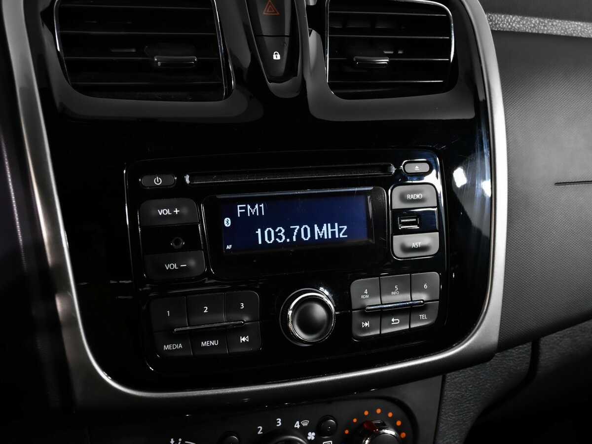 Рено Логан б/у, 2018, Автоматическая. Фото: #14