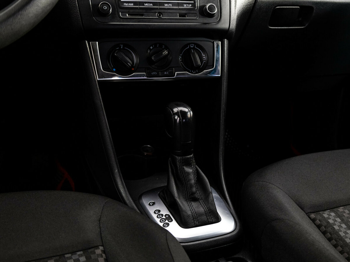 Фольксваген Поло б/у, 2016, Автоматическая. Фото: #9