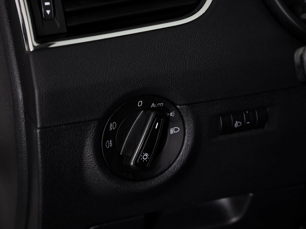 Шкода Октавия б/у, 2015, Роботизированная. Фото: #12