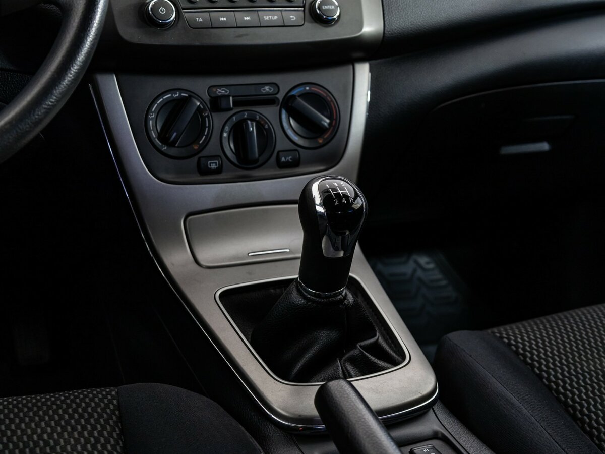 Ниссан Сентра б/у, 2015, Механическая. Фото: #8