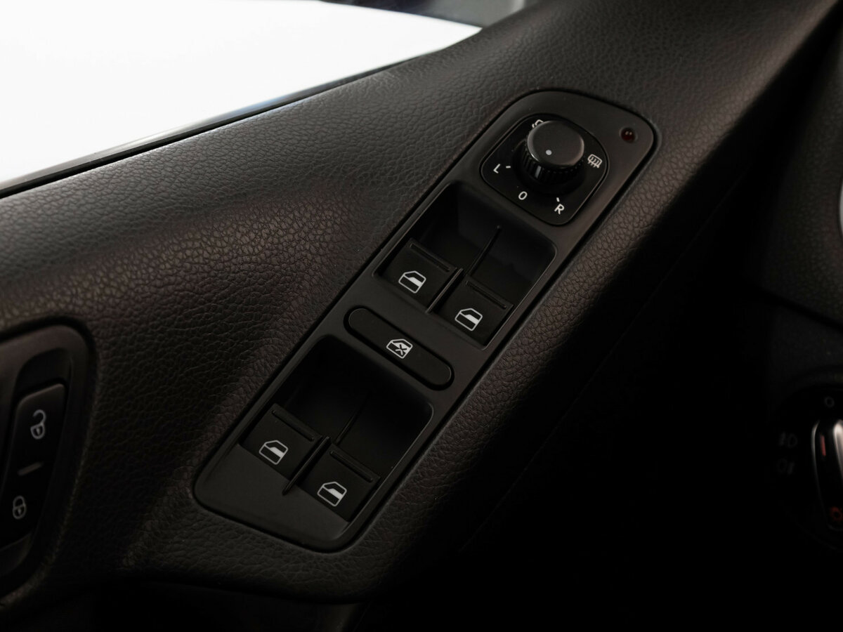 Фольксваген Тигуан б/у, 2012, Механическая. Фото: #12