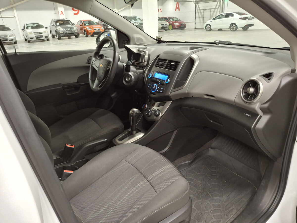 Шевроле Авео б/у, 2015, Автоматическая. Фото: #9
