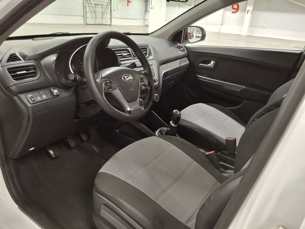 Киа Рио б/у, 2015, Механическая. Фото: #14