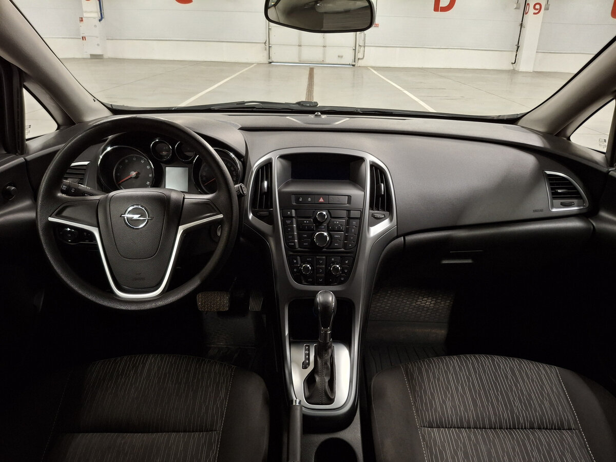 Опель Астра б/у, 2013, Автоматическая. Фото: #13