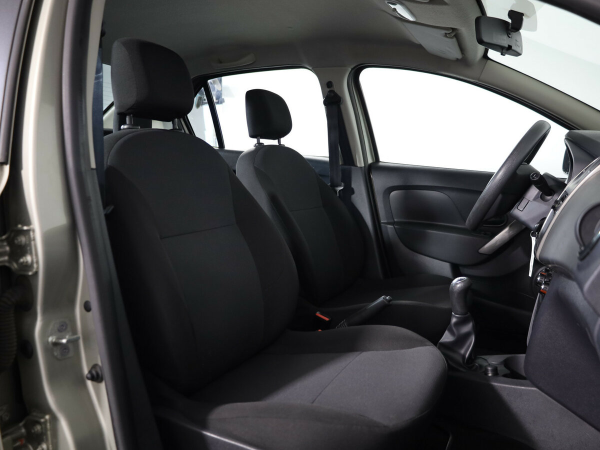 Рено Логан б/у, 2015, Механическая. Фото: #11