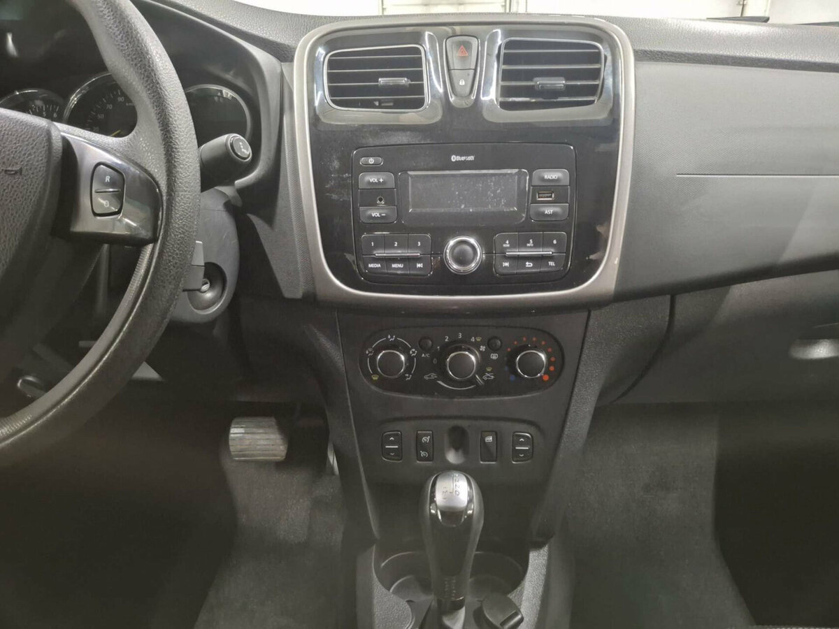 Рено Логан б/у, 2017, Автоматическая. Фото: #14