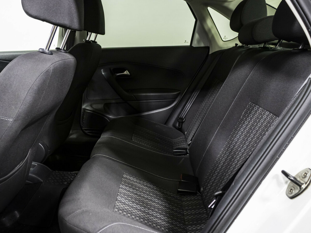 Фольксваген Поло б/у, 2016, Автоматическая. Фото: #11